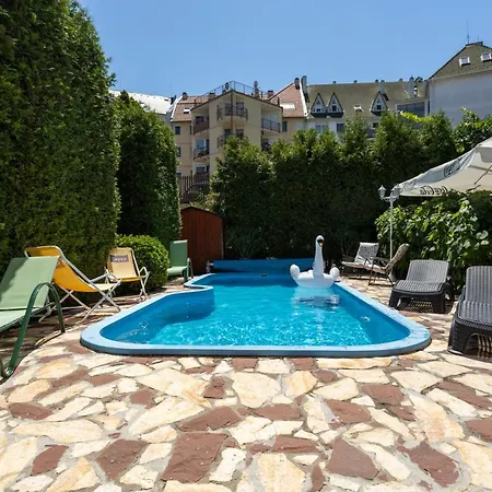 Illes Hotel