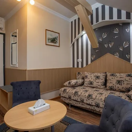 Illes Hotel 3*