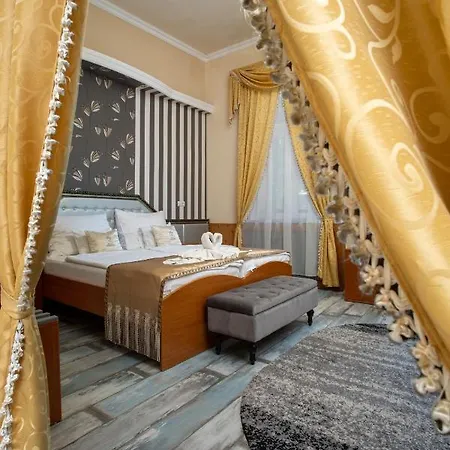 Illes Отель