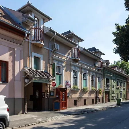 Illes Отель