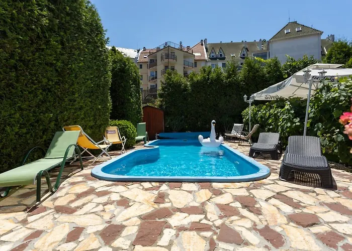 Illes Ξενοδοχείο