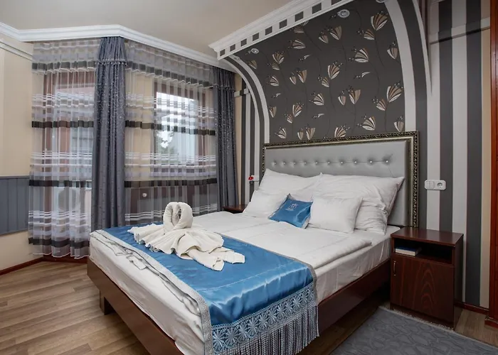 Illes 3* Σέγκεντ