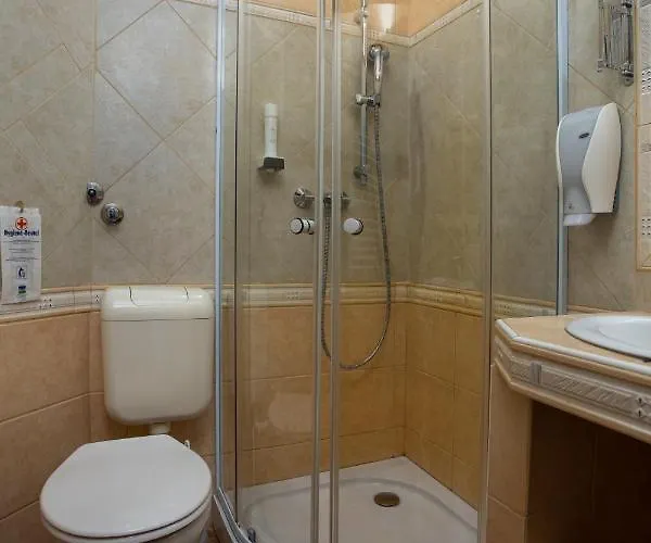 Illes Ξενοδοχείο