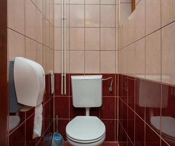 Illes 3* Σέγκεντ