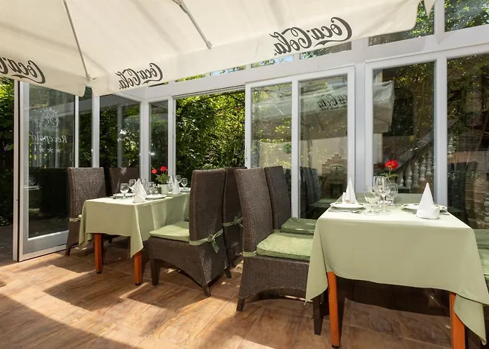 Illes Ξενοδοχείο