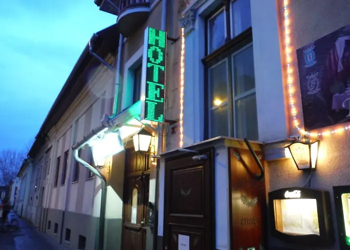 Ξενοδοχείο Illes 3*