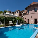 Hotel Illés