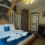 Illés Hotel