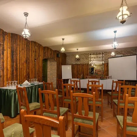 Illes Hotel 3*