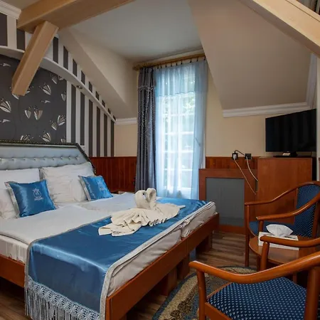Illes Hotel 3*