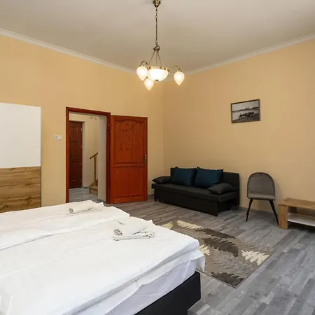 Illes Hotel